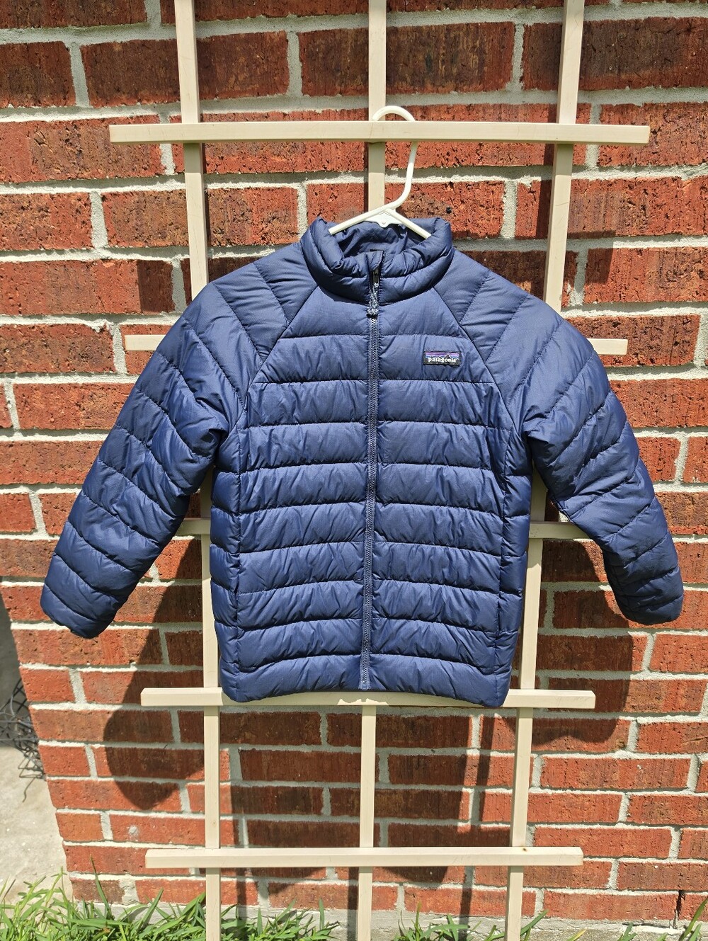 Patagonia kids  Blue down sweater jacket. Sz M